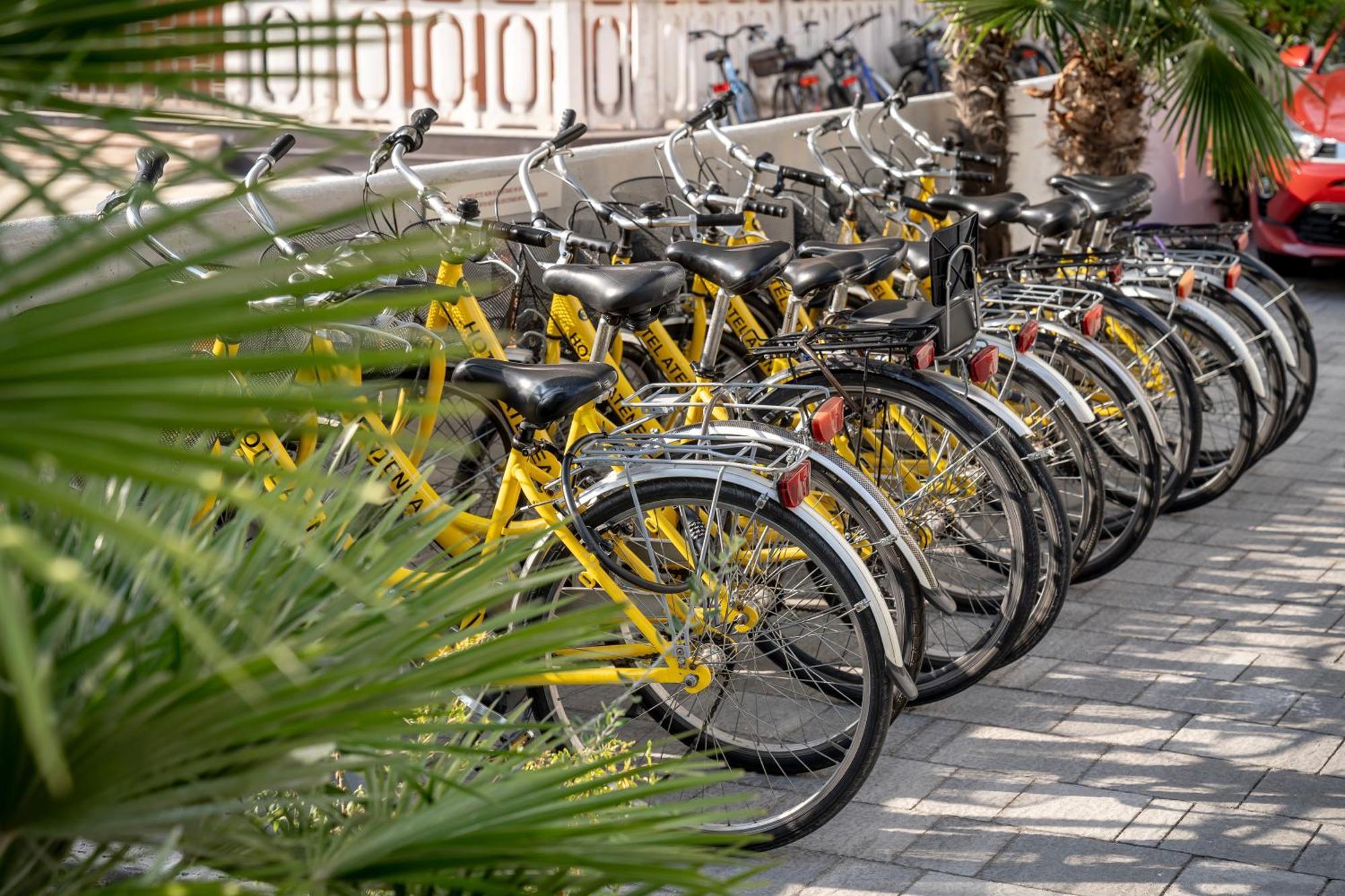 Hotel Atenea Golden Star Caorle Exterior foto