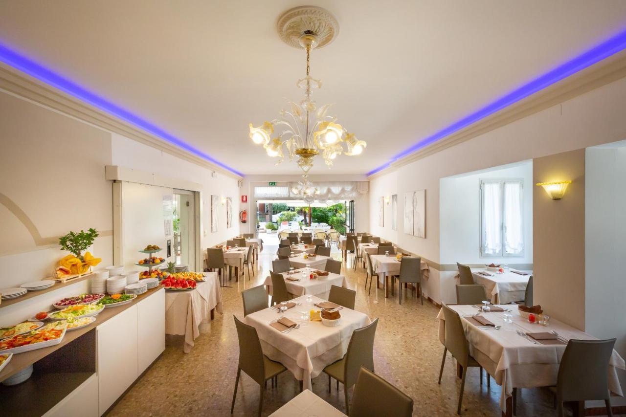 Hotel Atenea Golden Star Caorle Exterior foto